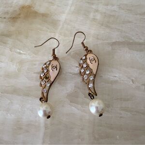 Vintage Y2K CC angel wing pearl dangle earrings enamel